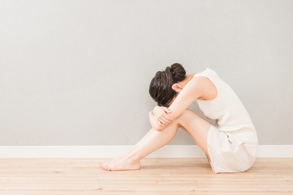 失敗に落ち込む女性